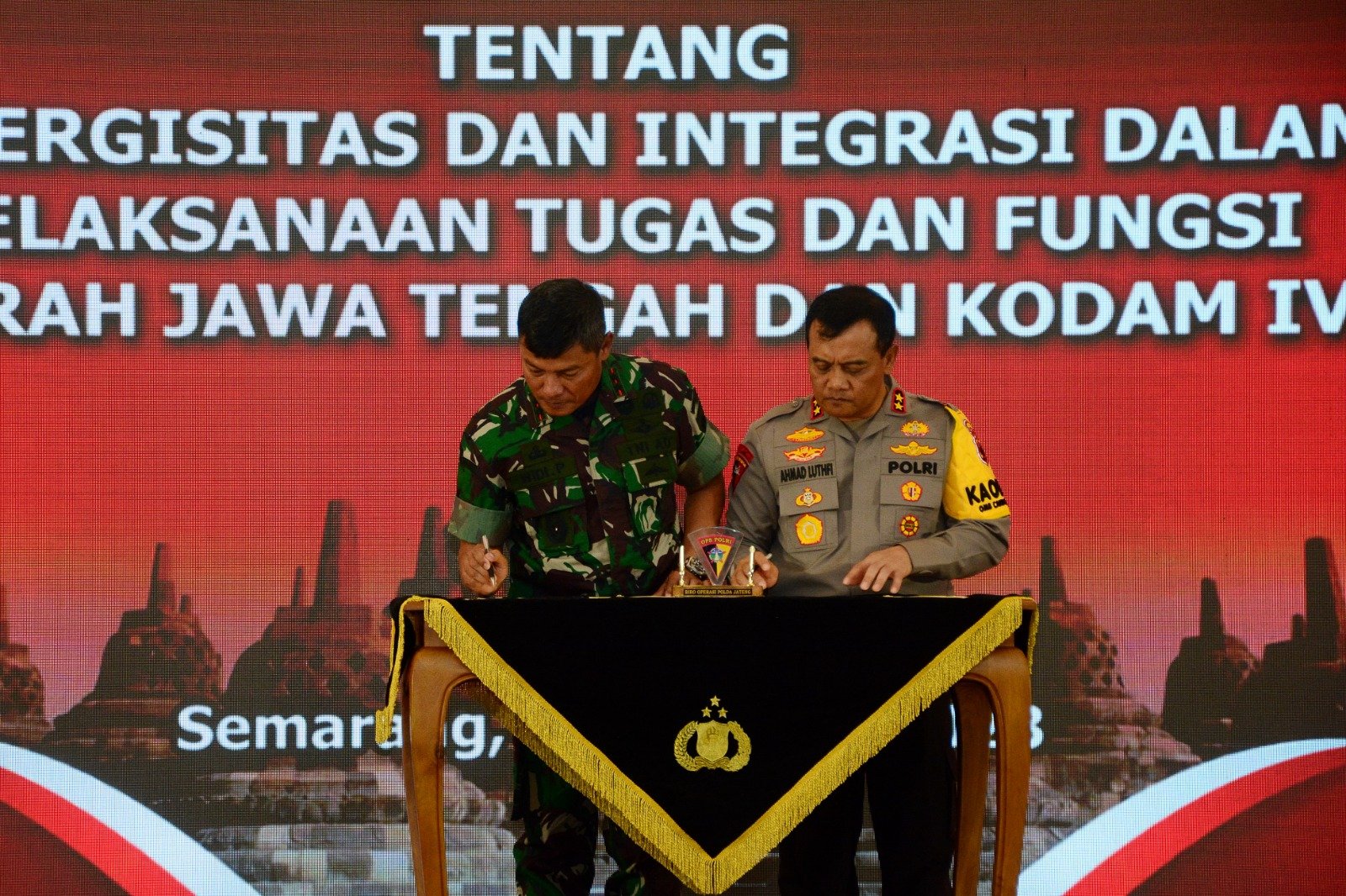 Pangdam IV Diponegoro Bersama Kapolda Jateng Tandatanganani MoU